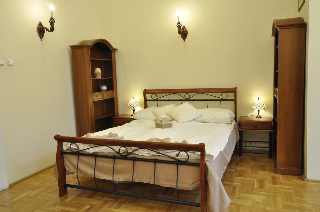 Charming Art Deco Flat Apartment Будапеща Екстериор снимка