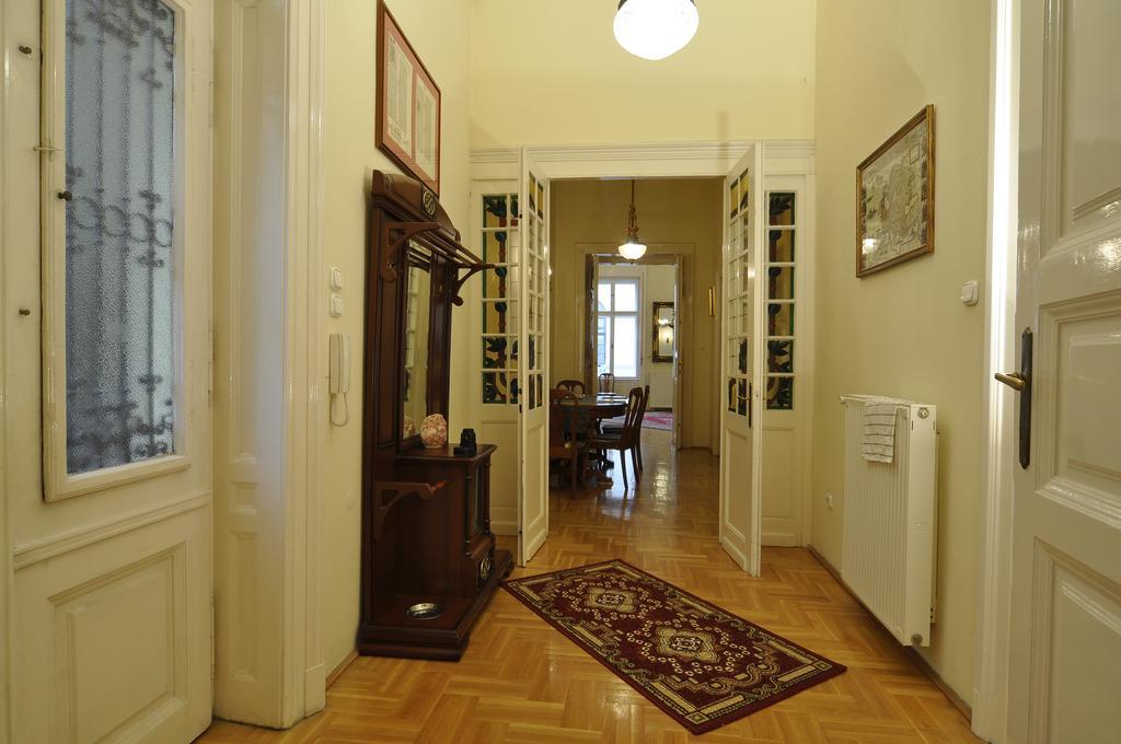 Charming Art Deco Flat Apartment Будапеща Стая снимка